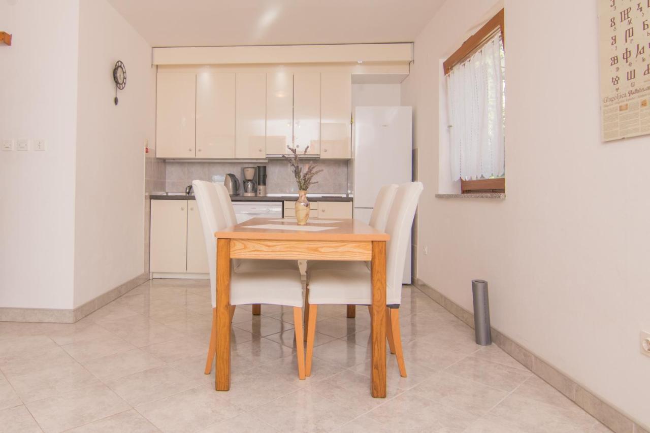 Apartmani Villa Kalinic Njivice Extérieur photo